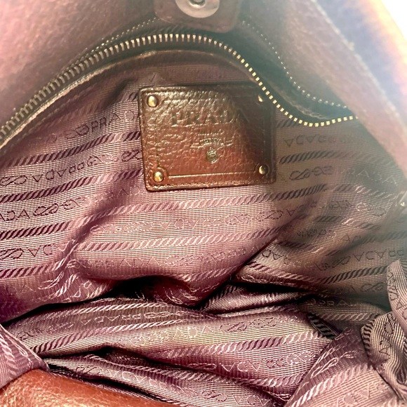 Auth Prada Burgundy Plum Cervo Shine Leather Double Zipper Shoulder Bag Preloved - Picture 5 of 16